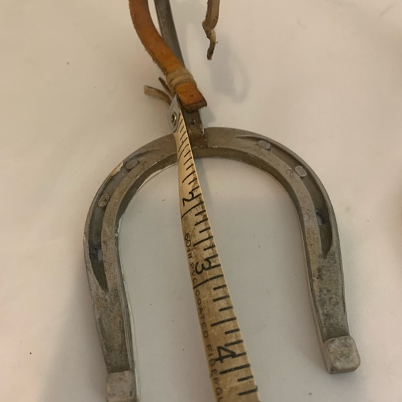 Rustic Silver Horseshoe Decor - Picture 9 of 10